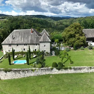 https://chateau-de-morgenex.hotels-rhonealpes.com